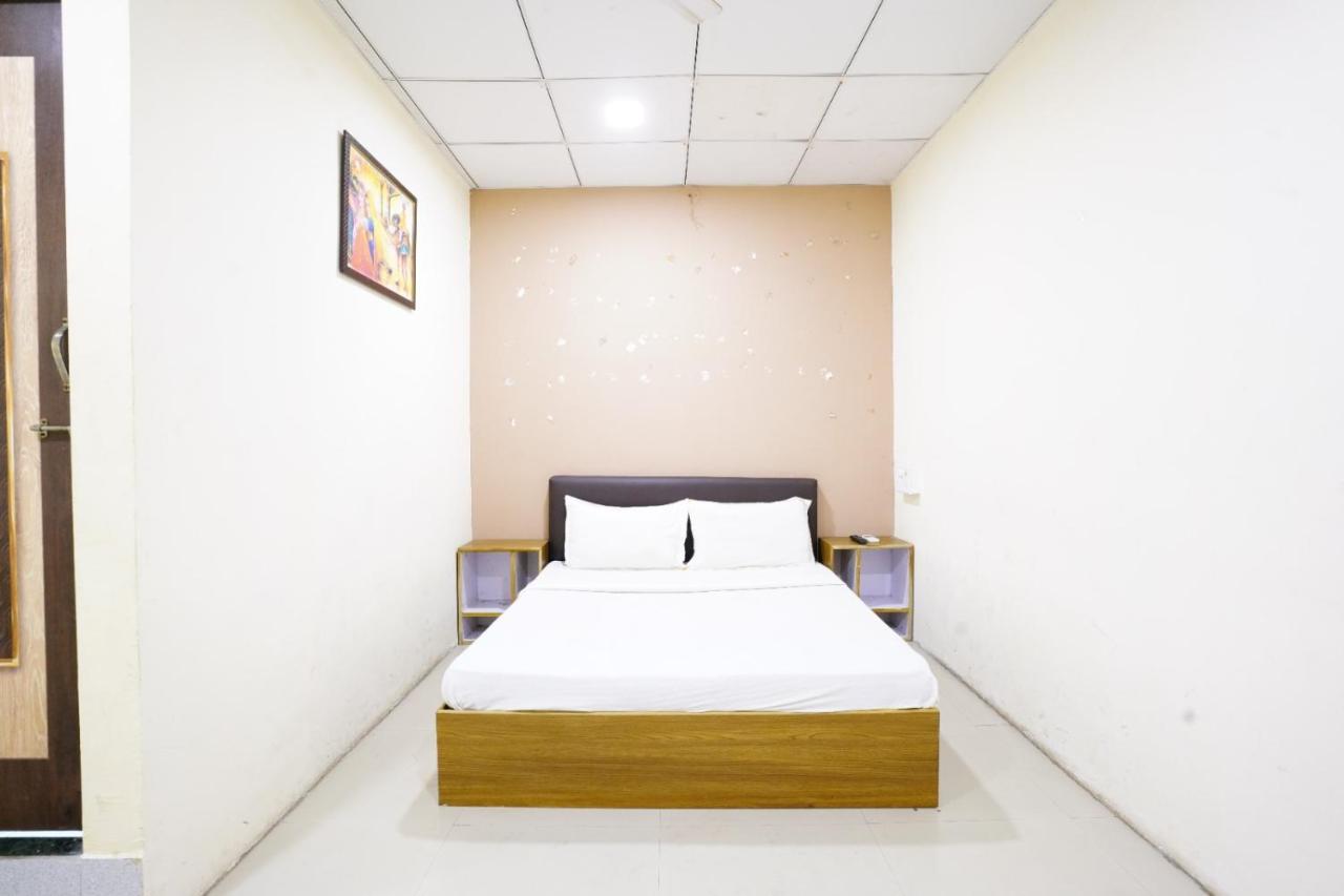 Hotel Nova Rooms Atlanta Shopping Surat Exterior photo
