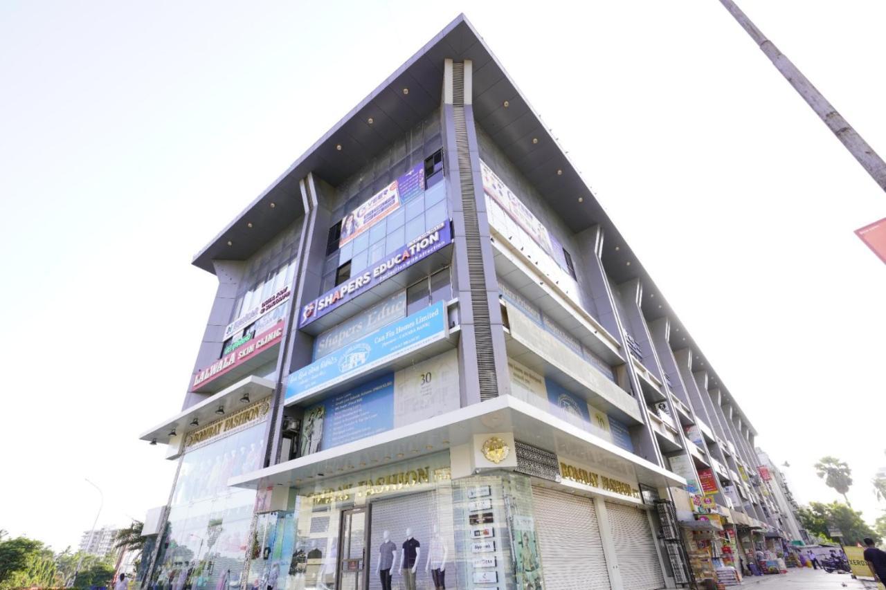 Hotel Nova Rooms Atlanta Shopping Surat Exterior photo