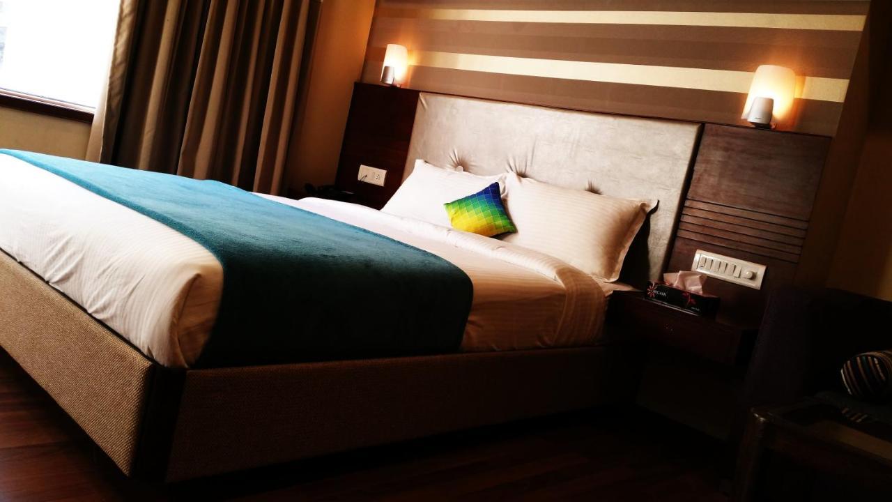 Hotel Nova Rooms Atlanta Shopping Surat Exterior photo